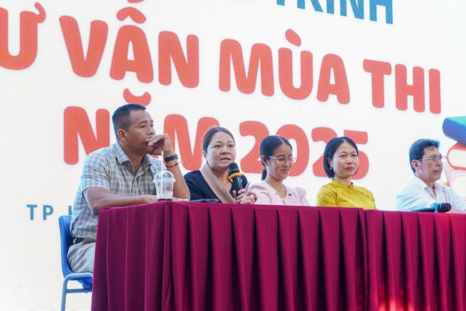 Chương trình tư vấn mùa thi năm 2025