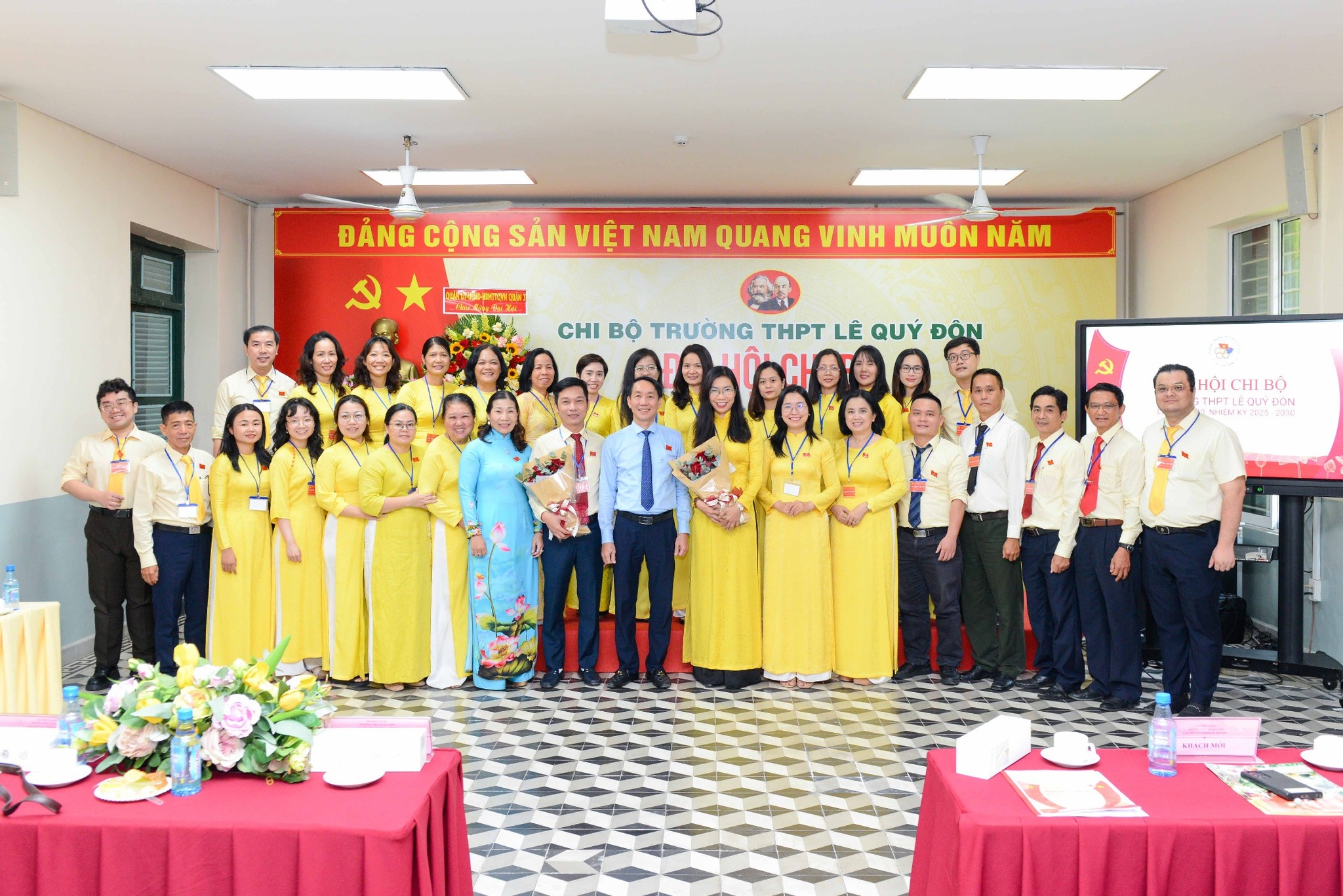 Đại hội chi bộ trường THPT Lê Quý Đôn lần thứ XVI, nhiệm kỳ 2025 - 2030
