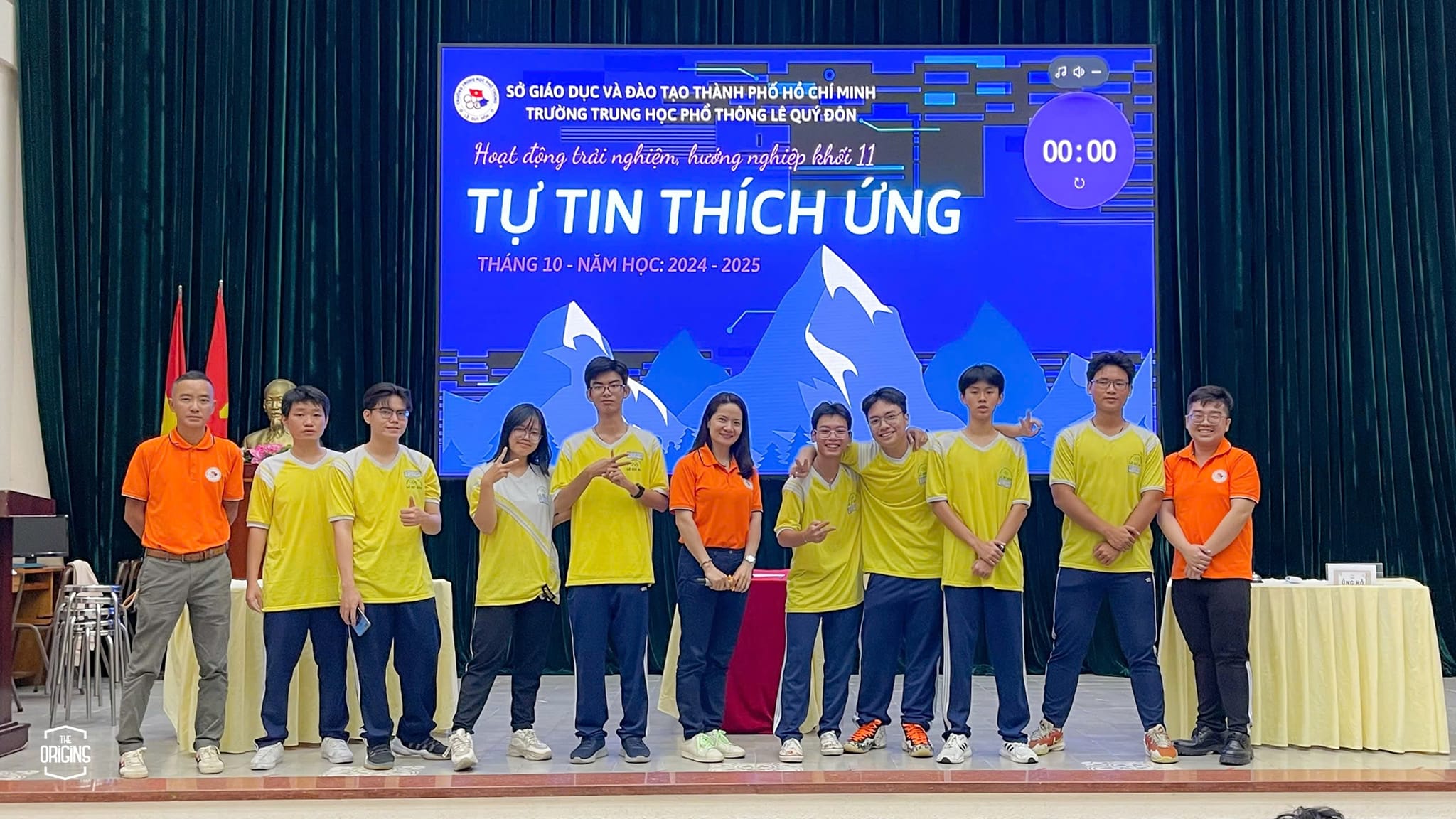 Hoạt động trải nghiệm tháng 10 “TỰ TIN THÍCH ỨNG" K11