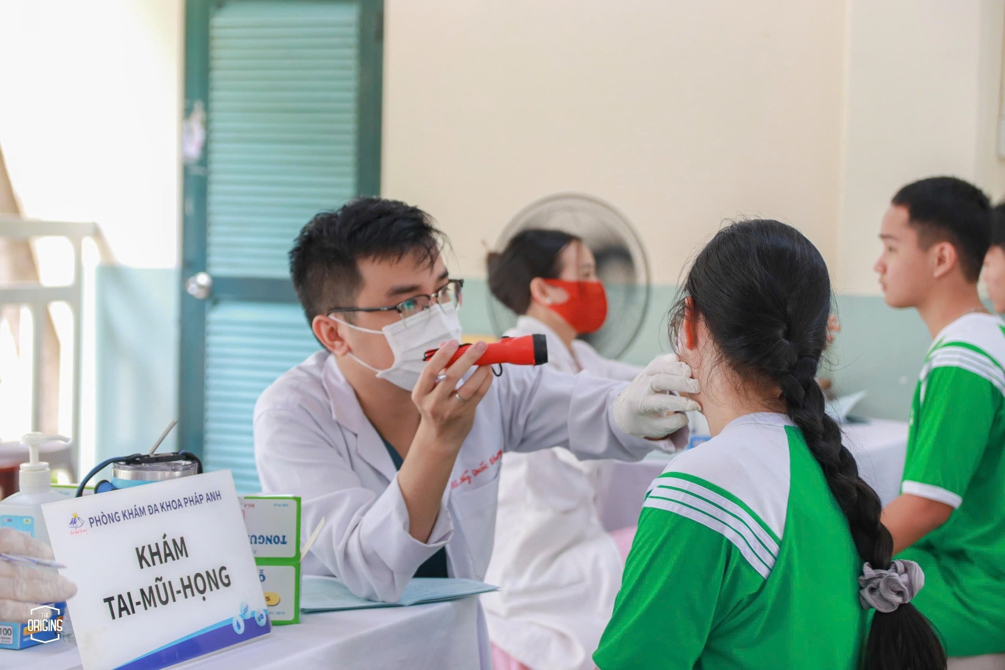 Học sinh khám sức khỏe đầu năm học 2025-2026