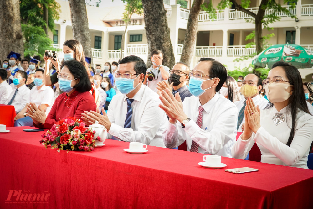 Phó Chủ tịch nước dự khai giảng Trường THPT Lê Quý Đôn